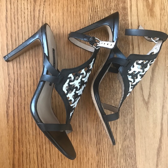 New French Connection Linny Sandal. 7.5 - Picture 7 of 10